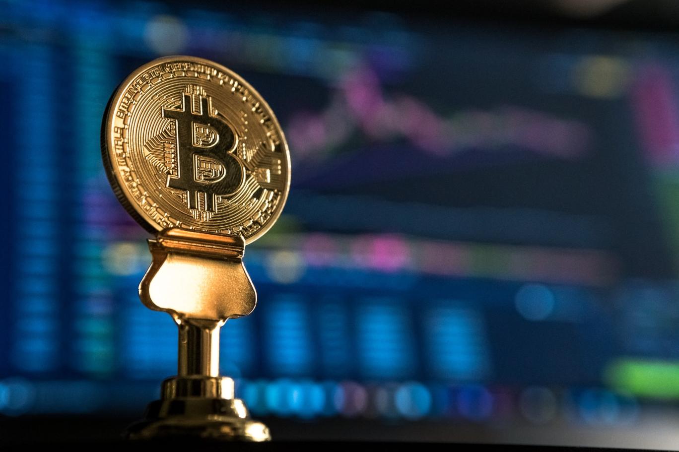 Kripto paranın daha da çökeceği endişesi sürerken Bitcoin, önemli bir dönüm noktasına doğru ilerliyor