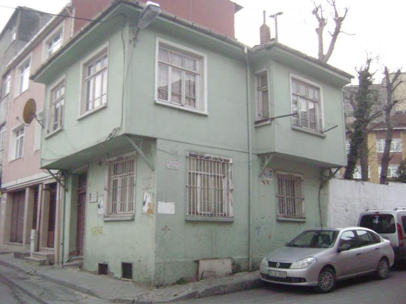 Orhan Kemal'in bir süre yaşadığı ev