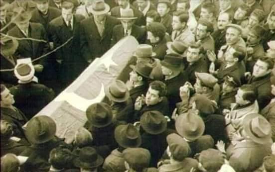 Kazım Karabekir Paşa'nın cenazesi.jpg