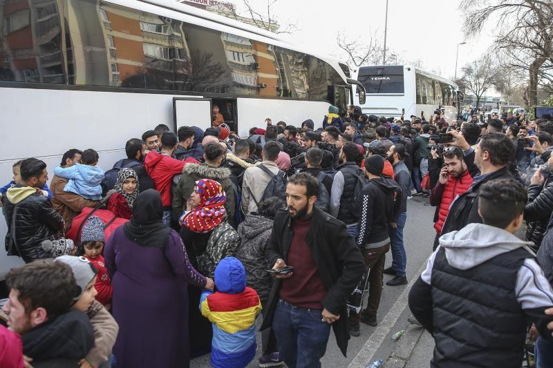 Düzensiz göçmenlerin sınır kentlerine gidişleri devam ediyor