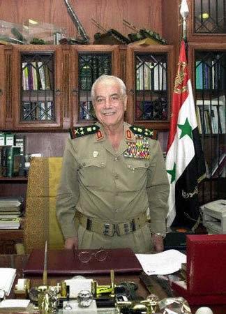 Savunma Bakanı Orgeneral Mustafa Tlas.jpg