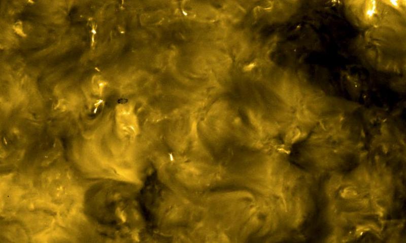 Güneş'in en yakın fotoğrafından bir detaySolar Orbiter.jpg