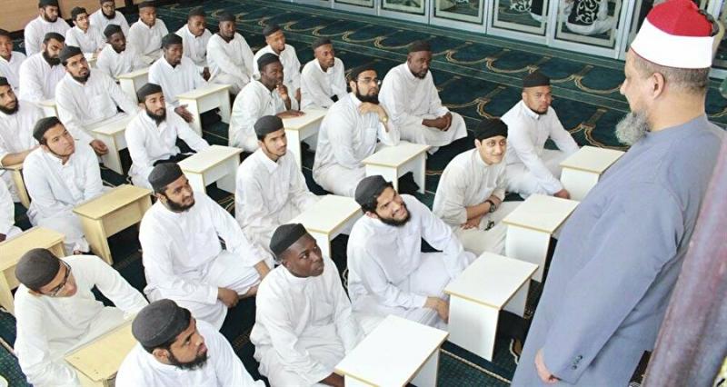 Diyobend Medresesi'nde İslami eğitim.jpg