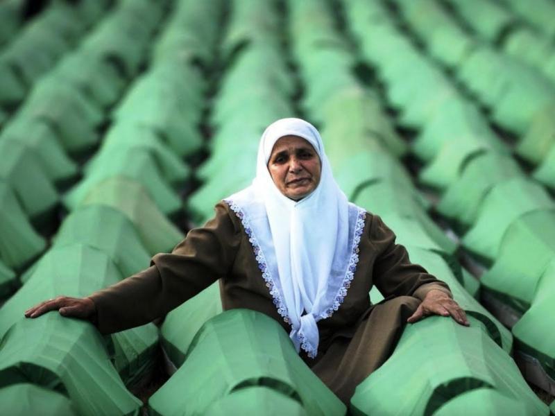 Srebrenitsa katliamı.jpeg