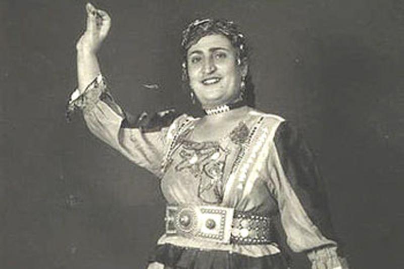 Ermenistan'daki ilk Kürt kadın dengbêji Susika Simo-Kaynak, Ermeni haber ajansı.jpg
