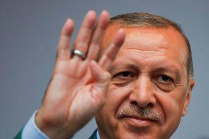 Cumhurbaşkanı R. T. Erdoğan'ın Mısır İhvanı'na destek işareti. Erdoğan Mısır ve Körfez ülkeleriyle barış uğruna İhvan'dan desteği çekmesi tartış.jpg