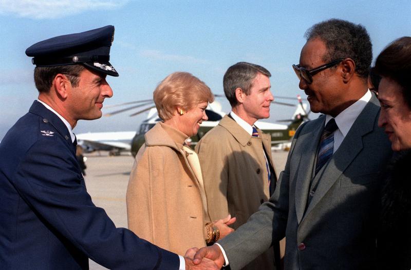 Diktatör Başkan Cafer Numeyri, yakın müttefiki ABD'yi ziyaretinde, 1983. Kaynak-wikimedia.org_.jpg