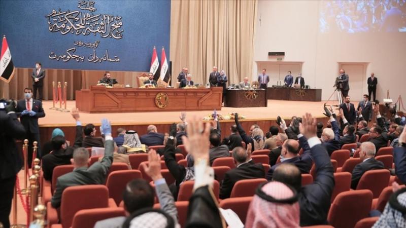 Mukteda es-Sadr'ın çağrısının ardından 75 vekil istifa etti
