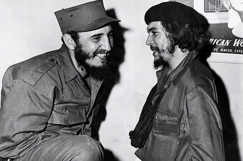 Che ve Fidel Castro.jpg