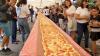 Avustralyalı itfaiyecilere yardım için 103 metrelik pizza yapıldı