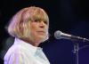 Ünlü şarkıcı Marianne Faithfull da Kovid-19'a yakalandı